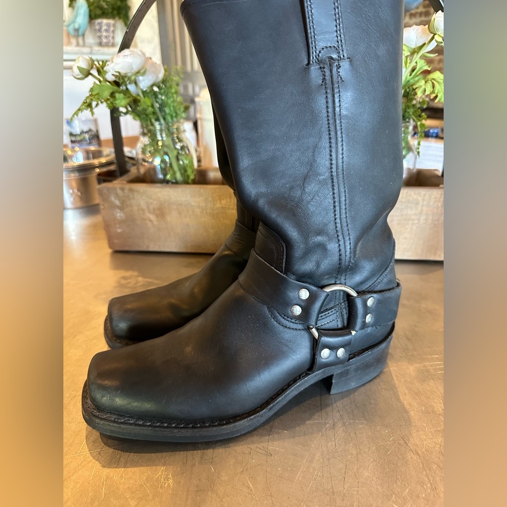 Black leather belted harness boots square toe USA size 8.5 Womens